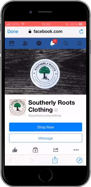 Mulher gerenciando sua loja no Facebook para vender produtos online.