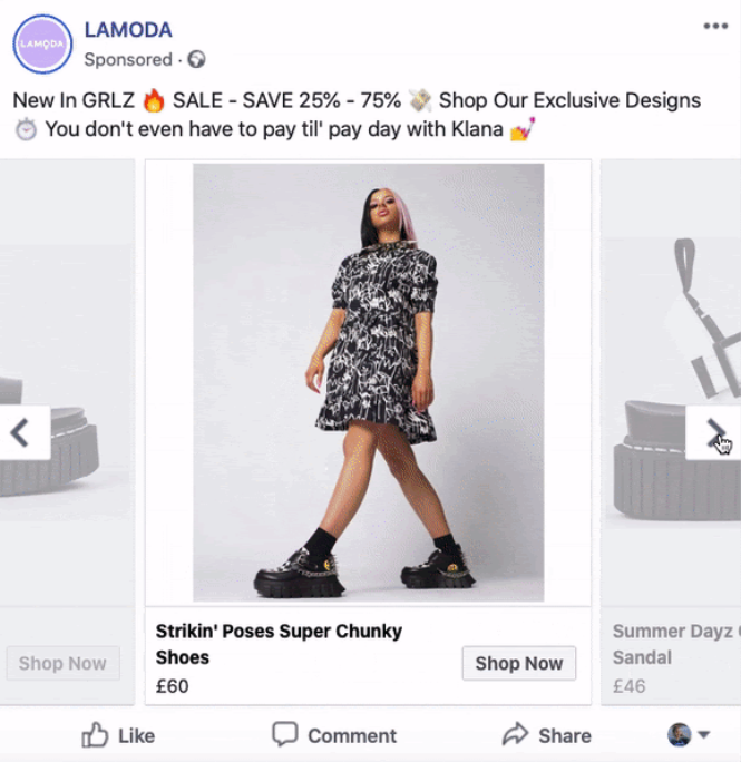 Pessoa usando o Facebook Messenger no celular para conversar com o suporte de uma loja e vender mais.